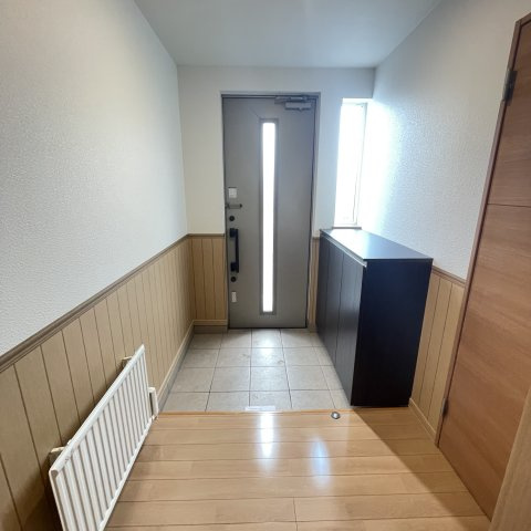 ハイツひとみ２５の玄関