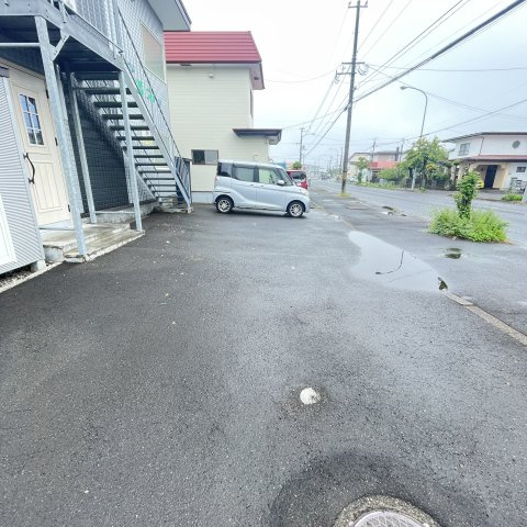 ハイツひとみ２５の駐車場