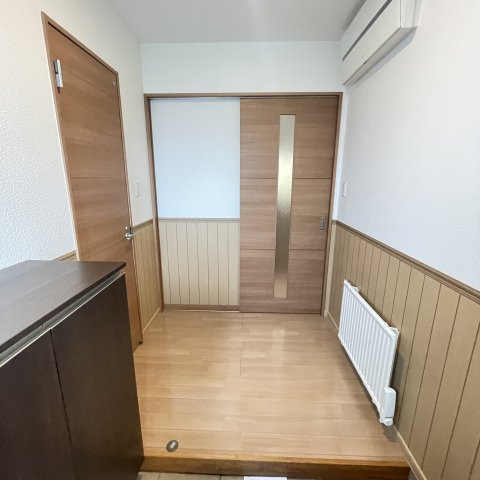 ハイツひとみ２５の玄関