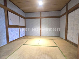 【和室】 | 尼崎市大庄北１丁目中古戸建 | １階和室６帖です♪足を伸ばして寛げる居室です！リフォームが必要だと思われます！ぜひ現地でご確認ください！お気軽にネクストホープ不動産販売までお問い合わせを！