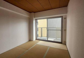 【和室】 | 日商岩井野里マンション　リフォーム済み | 和室約5.6帖です♪バルコニーに面した明るく開放的なそいつ内です！ぜひ現地でご確認ください！！