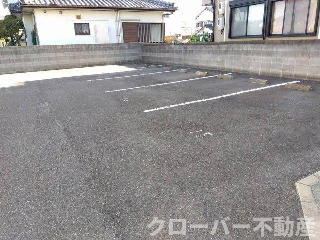 レオネクストエトワール　富士見の駐車場