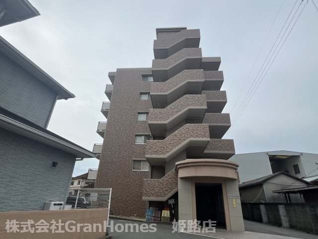シルトクレーテ青山の外観