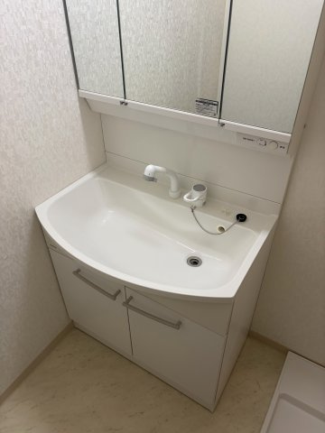 長岡京市今里川原の独立洗面台
