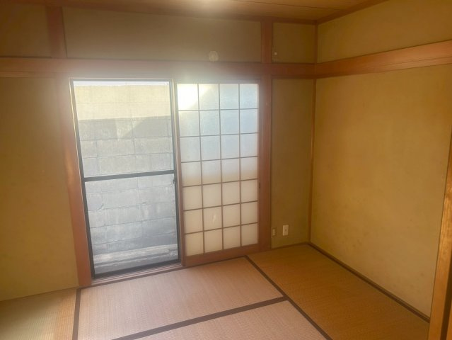 長岡京市今里川原の和室