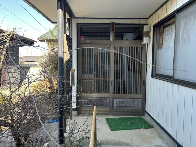 南相馬市原町区桜井町 中古住宅5DK 陽当たり良好！ 不動産プラスの玄関|玄関です。引き戸の玄関は使って便利が良いかと思います。