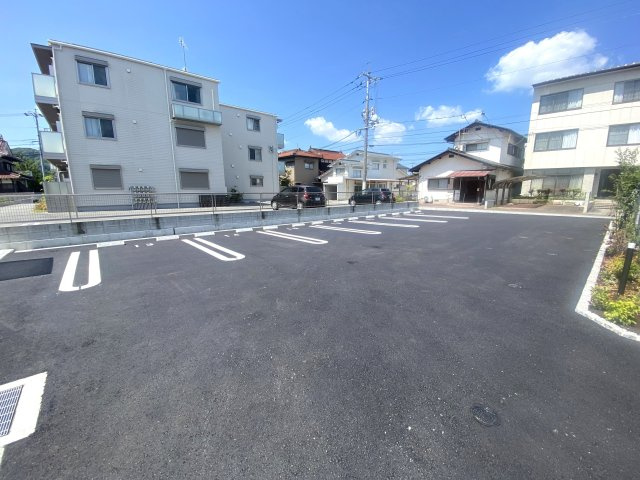Ｌａ　Ｍａｉｓｏｎ　Ｃａｌｍｅの駐車場