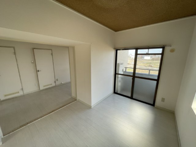 ピュアライフ長草A棟の内装|別部屋の写真になります
