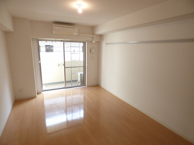 【居間・リビング】エルセレーノ石屋川