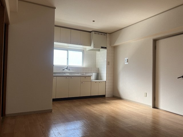 岡嶋グリーンハイツの居間・リビング