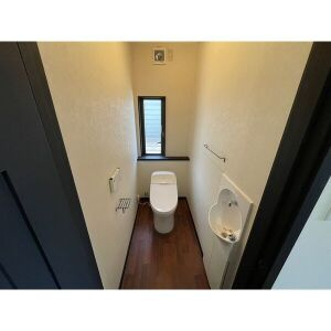 神屋町戶建貸家のトイレ