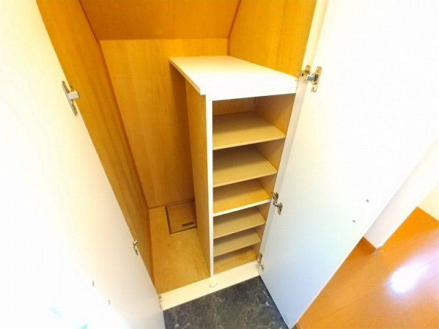 神戸市西区玉津町上池のアパートの玄関