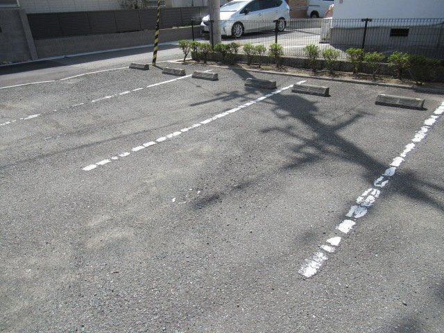 レオパレスＣＯＲＡＬ　明石西の駐車場