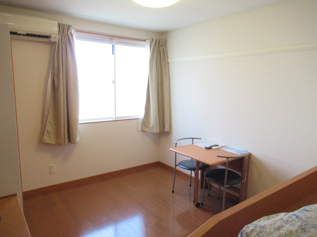 レオパレスＣＯＲＡＬ　明石西の子供部屋