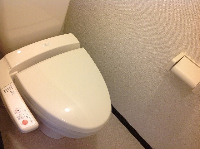 レオパレス天が岡のトイレ|ウォシュレット機能付き