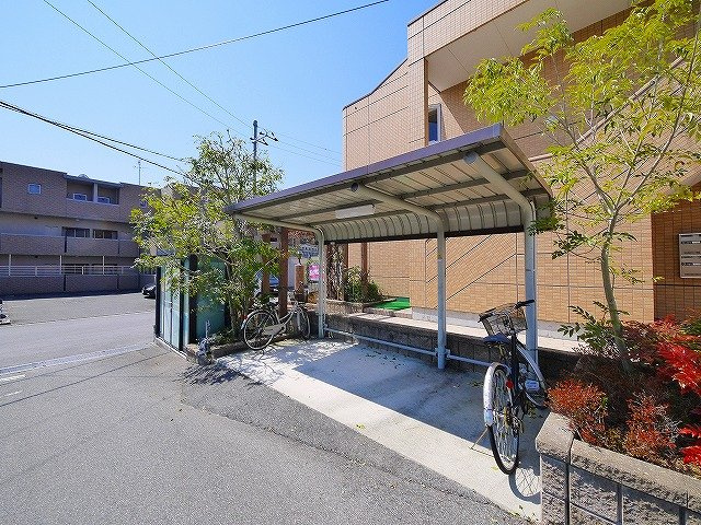 メゾン・酒屋辻のその他共用部分|駐輪場あり
