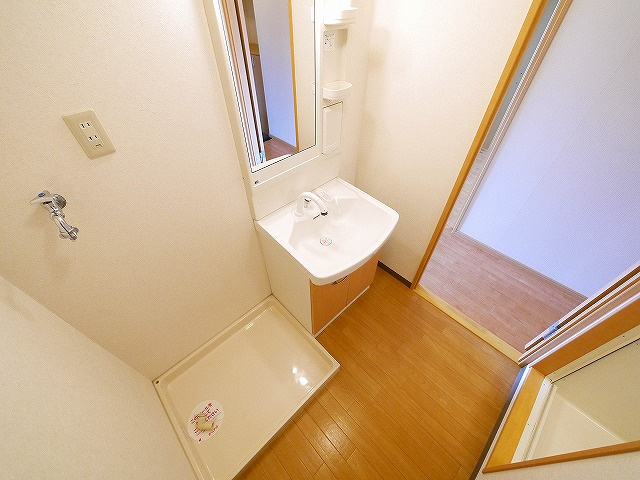 メゾン・酒屋辻の洗面所|広い洗面スペース