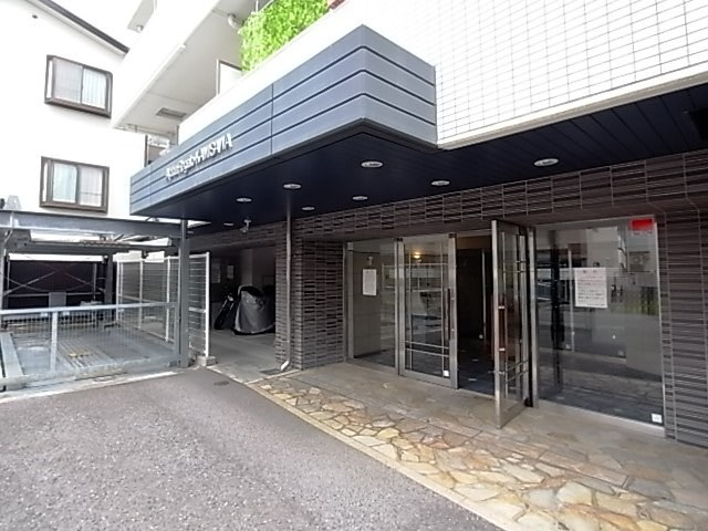 アルファレガロ上沢のエントランス