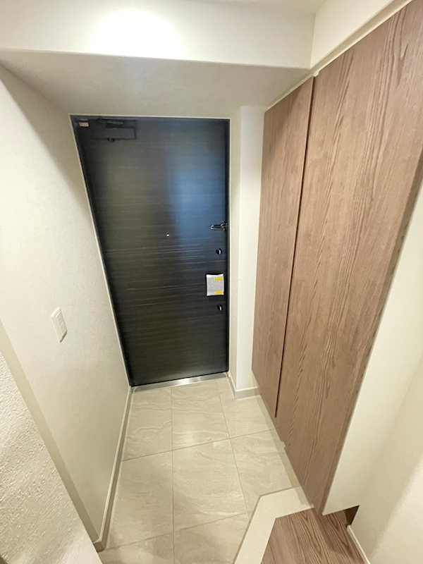 ルネフラッツ谷町四丁目の玄関