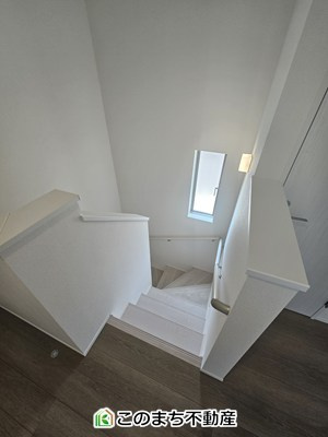 ハートフルタウン宇都宮市清原台4丁目941番の内装|手すり付きで小さなお子様にも安心の階段スペースです☆