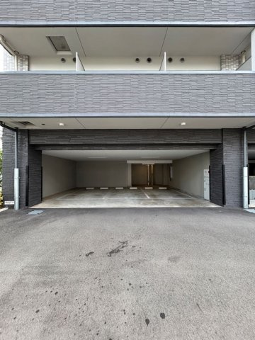 エスプレイス神戸グレースの駐車場