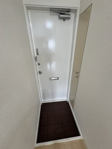 ハイツアメニティの玄関