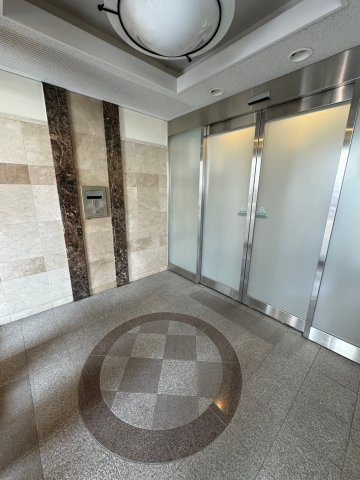 サムティ阿波座Lussoのロビー