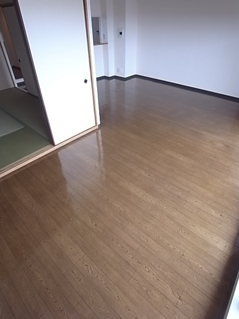 アルコ北園田の居間・リビング|おしゃれな居間です