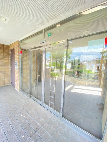 アルコ北園田のエントランス
