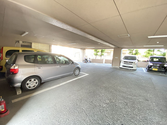 アルコ北園田の駐車場