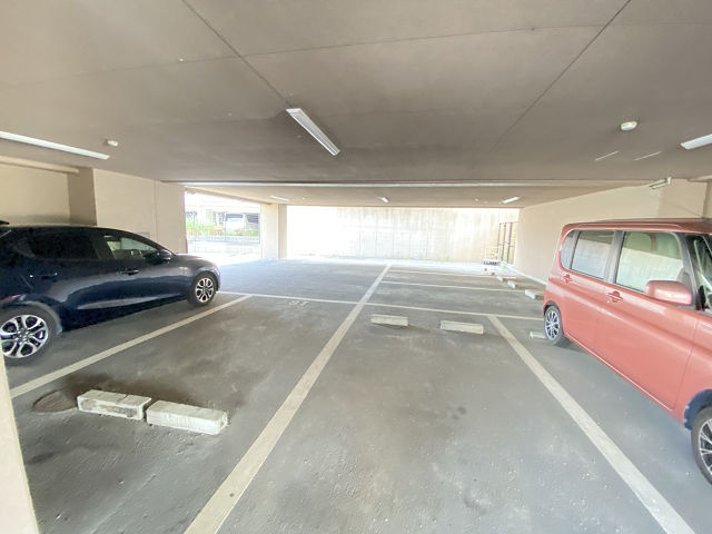 アルコ北園田の駐車場