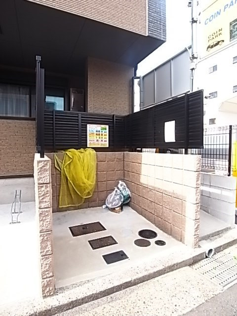 ワコーレヴィータ新神戸の外観