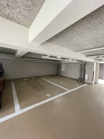 エクラシア鷹取駅前の駐車場
