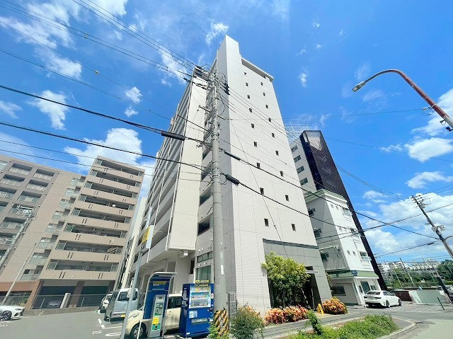 フィールドライト新大阪の外観