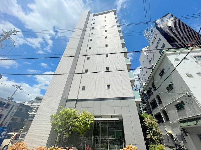 フィールドライト新大阪の外観
