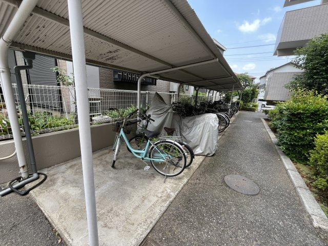 コスモ東岩槻のその他共用部分|駐輪場です
