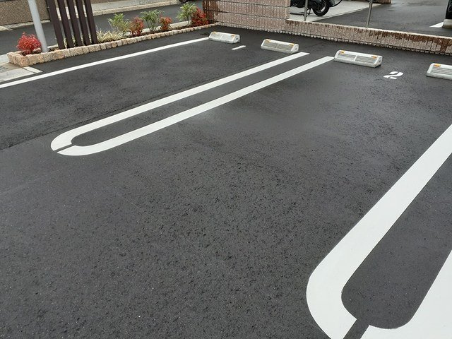エレガントコーエイ　Ⅱの駐車場|車をお持ちの方に嬉しい駐車場付きの物件です