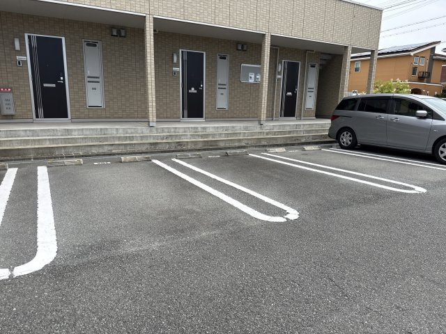 プロミネンスの駐車場