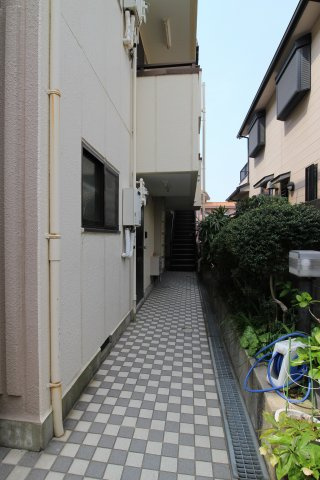 旭が丘伸和ハイツのエントランス
