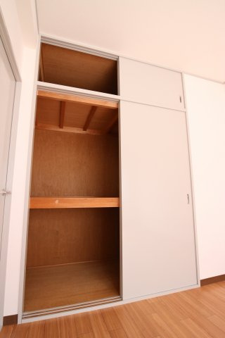 旭が丘伸和ハイツの収納