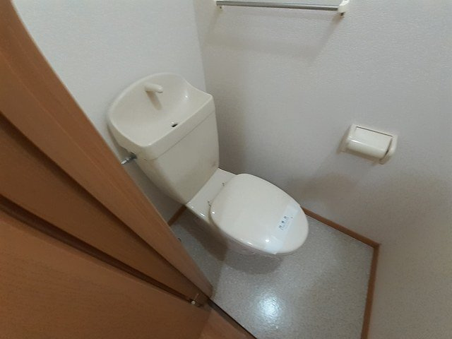 【トイレ】 | カサ　デ　フロール | 清潔感のあるトイレです