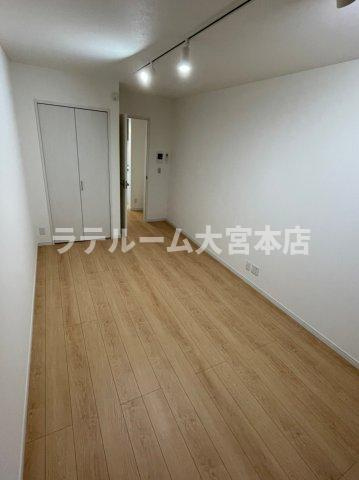 さいたま市中央区本町西２丁目のアパートの居間・リビング|※同仕様