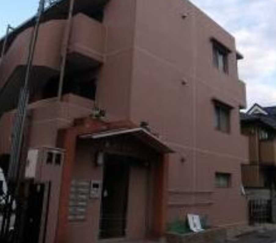 K-FLAT　オートロック　南東角部屋　駅近のエントランス