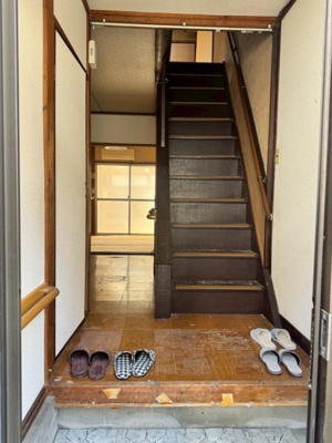 【玄関】 | 山科区音羽野田町　中古戸建