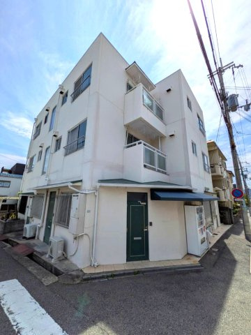 西宮市青木町のマンションの外観