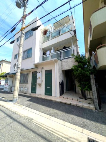 西宮市青木町のマンションの外観