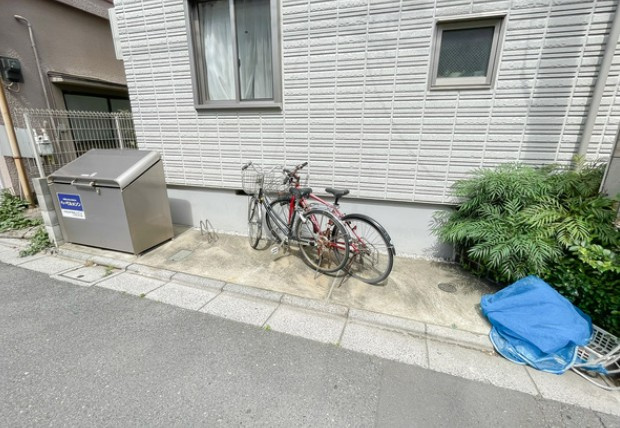 ＰＯＮＴ　ＰＯＲＴＥ　Ｂ　ポントポルテビーのその他|★自転車置場★