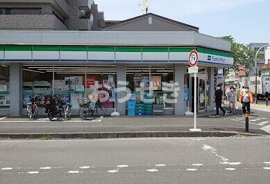 サンタハウス本牧の周辺|ファミリーマート横浜…まで97m 