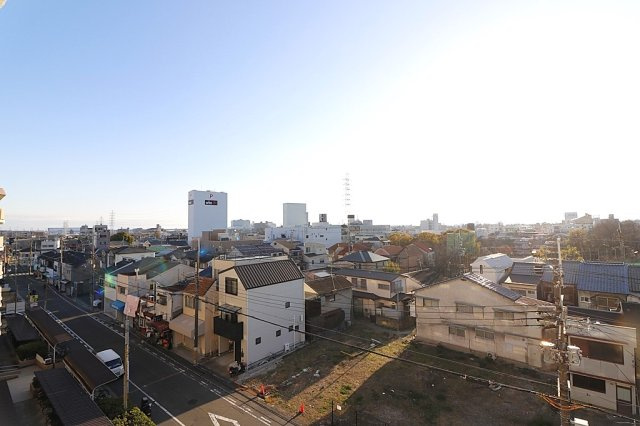 武庫川東グランドハイツの展望|前面に大きな建物がなく、遠くまで見渡すことができます。