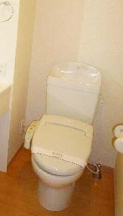 横浜市戸塚区吉田町のアパートのトイレ